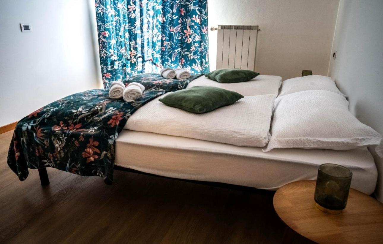 Ambra Apartman Tirano Kültér fotó